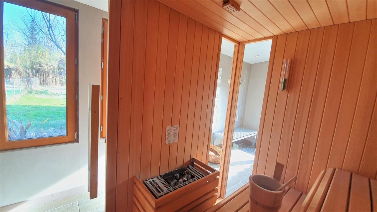 Cote Provence Hotell Le Thor Eksteriør bilde