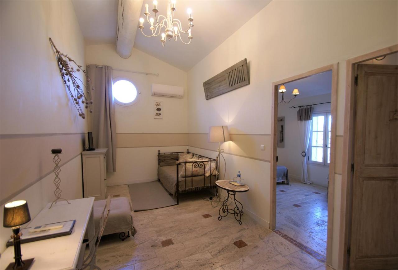 Cote Provence Hotell Le Thor Eksteriør bilde